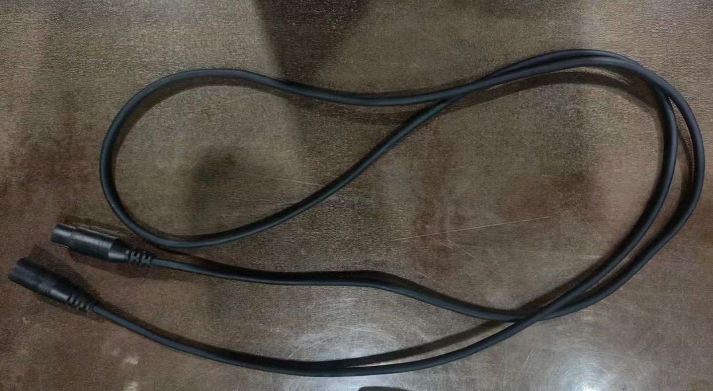 Standard 1.2 m DMX512 cable (XLR)